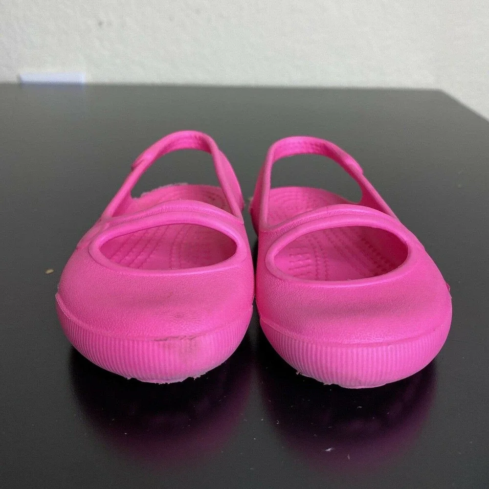 Crocs neon pink gabby flat Baby Toddler girls size C 4 Shoes Sandals